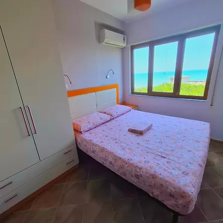 Pine Seaview Apartment *